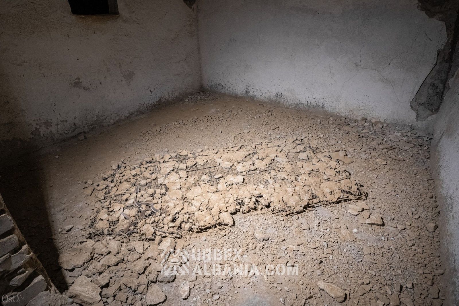 Base de Chars avec Garages Souterrains L