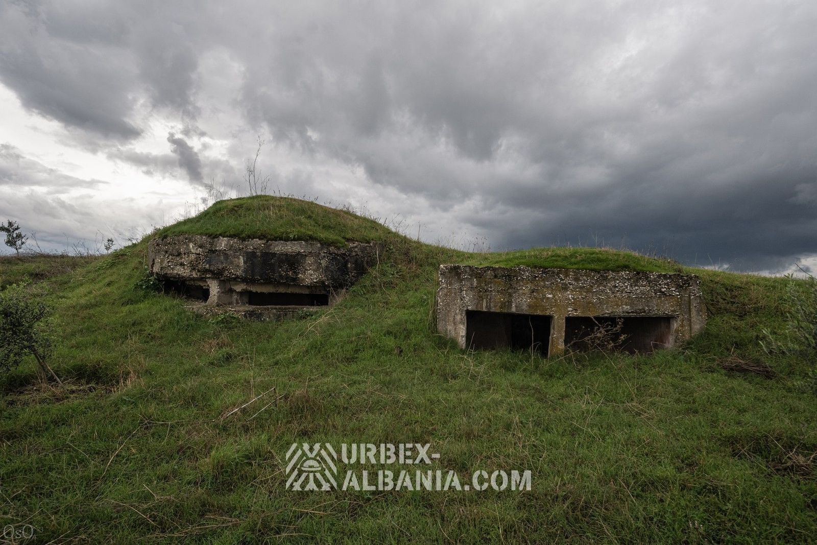 Galeries avec Blockhaus au Sommet de la Colline