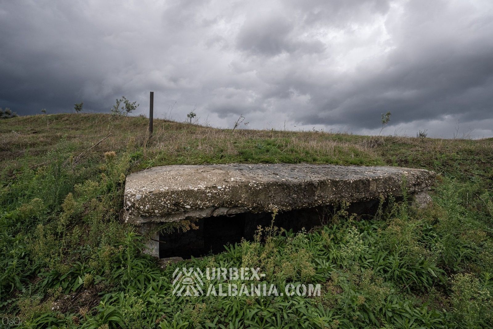 Galeries avec Blockhaus au Sommet de la Colline