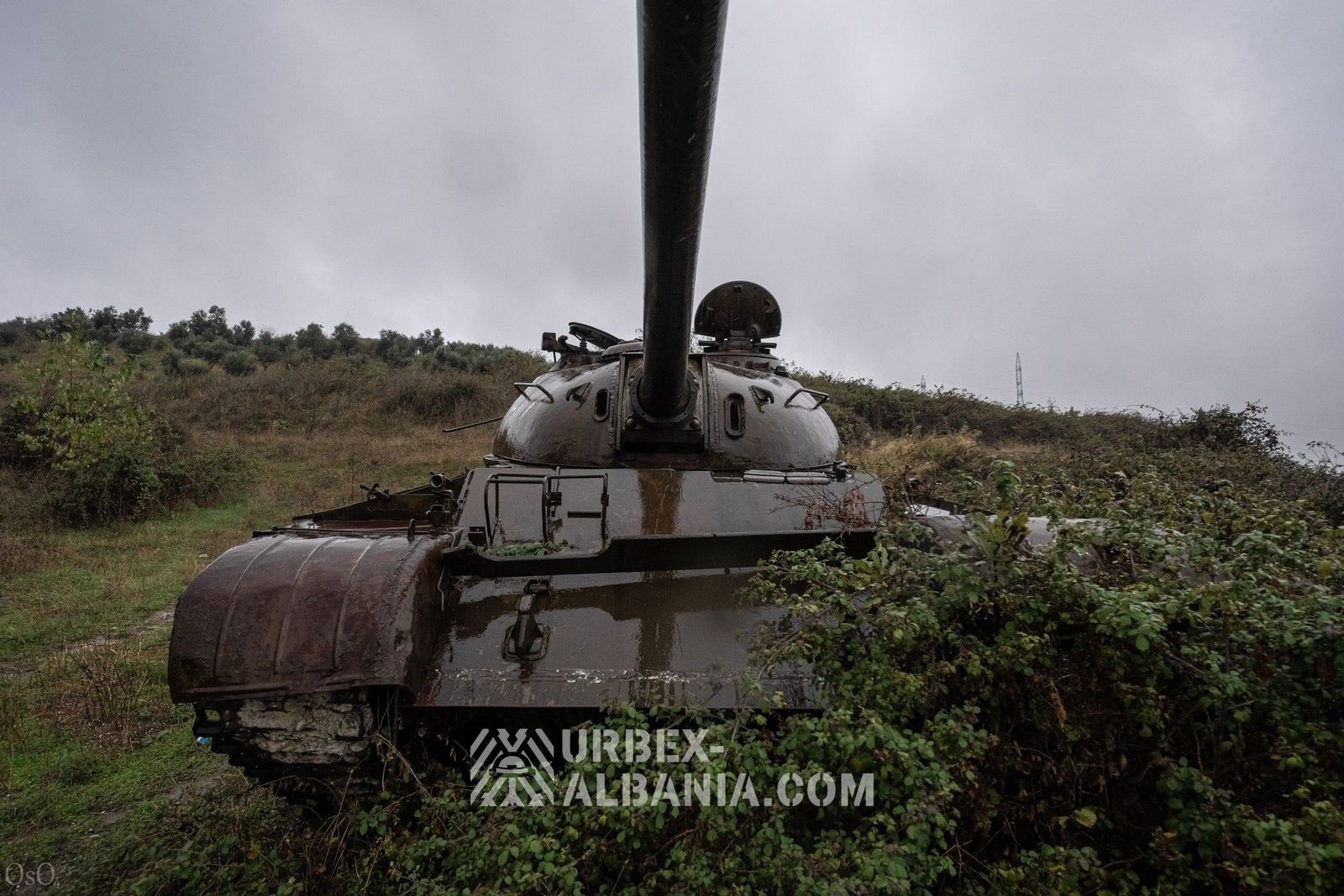 Base de Tanques con Garajes Subterráneos F