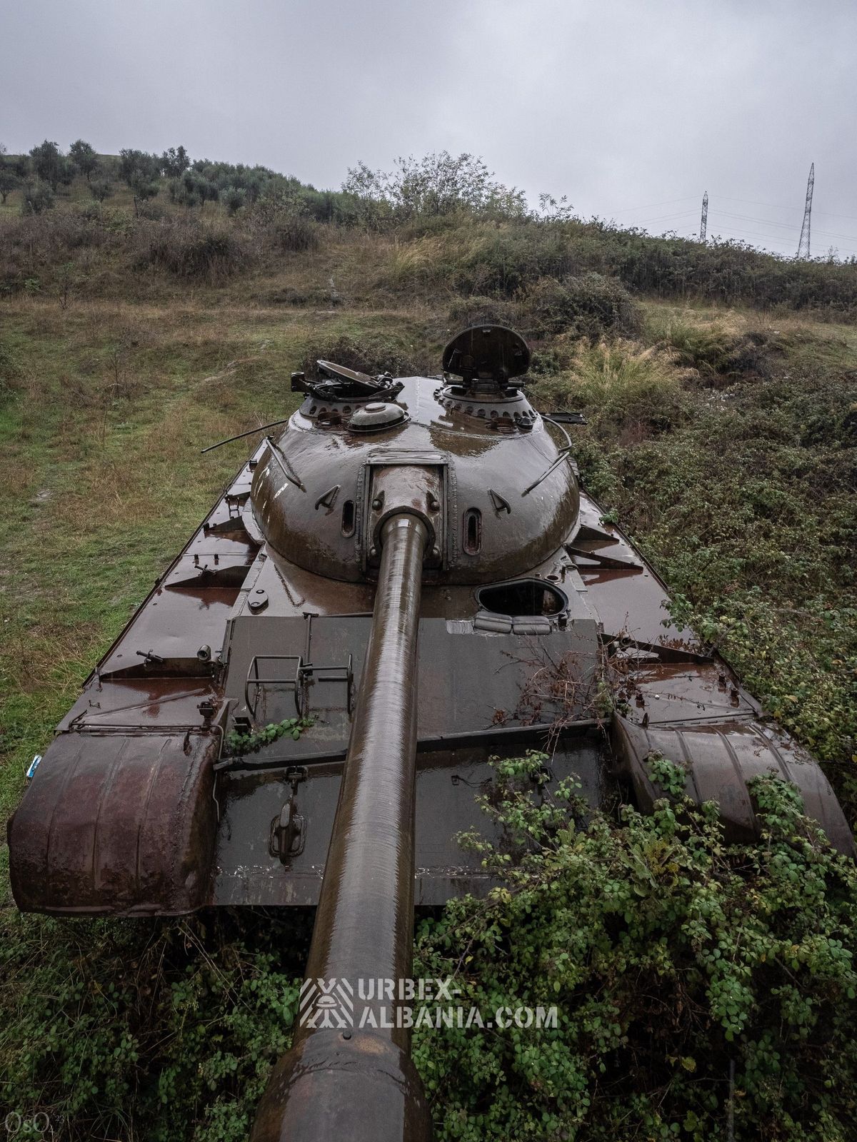 Base de Tanques con Garajes Subterráneos F