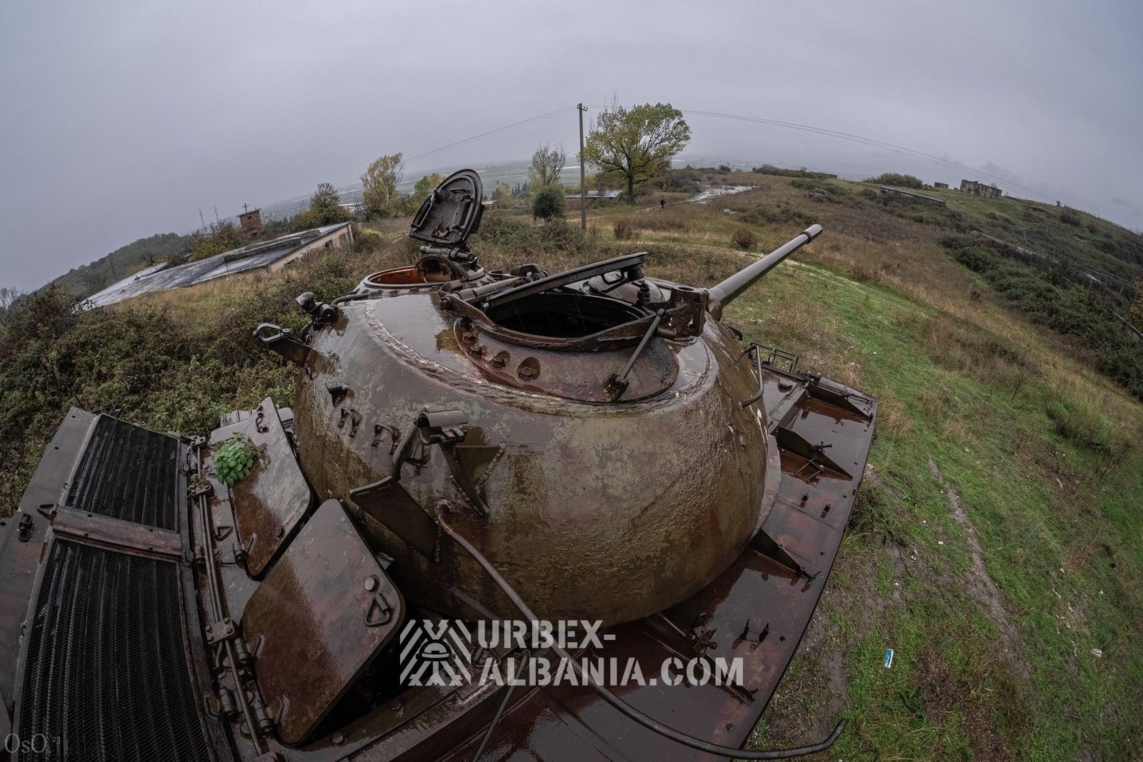 Base de Tanques con Garajes Subterráneos F