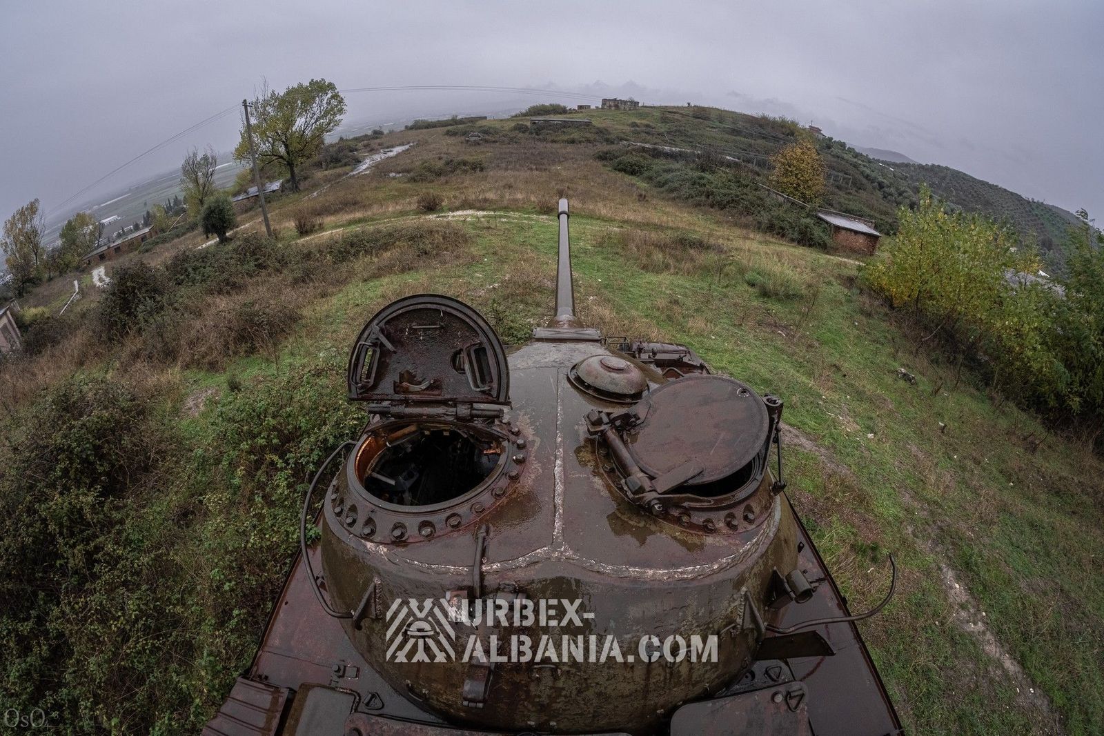 Base de Tanques con Garajes Subterráneos F