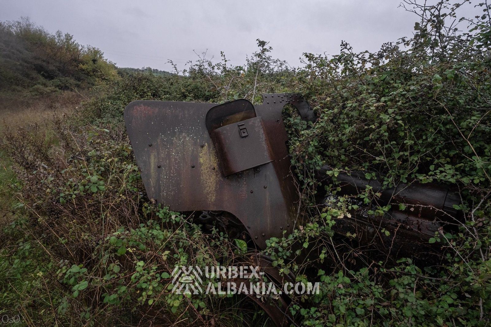 Base de Tanques con Garajes Subterráneos F