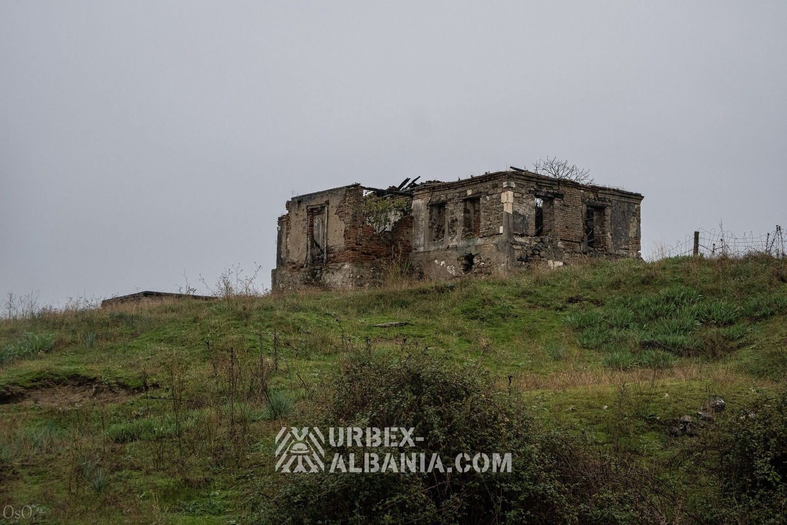 Base de Tanques con Garajes Subterráneos F