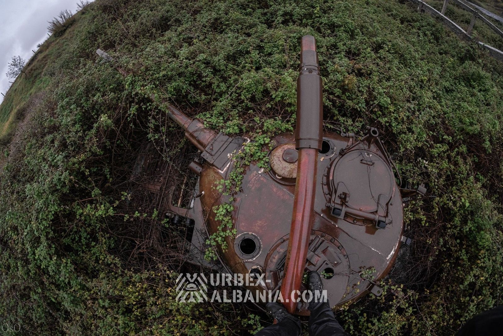 Base de Tanques con Garajes Subterráneos F