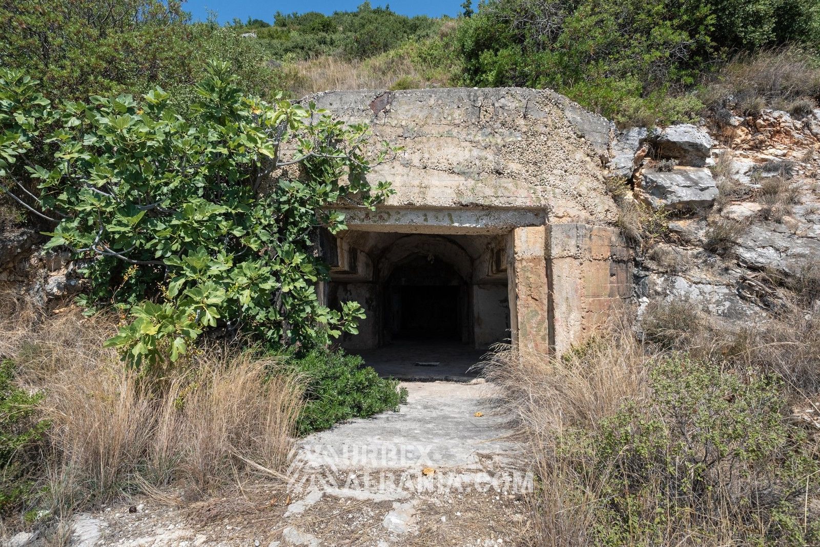 Coastal Artillery Bunkers V-LO
