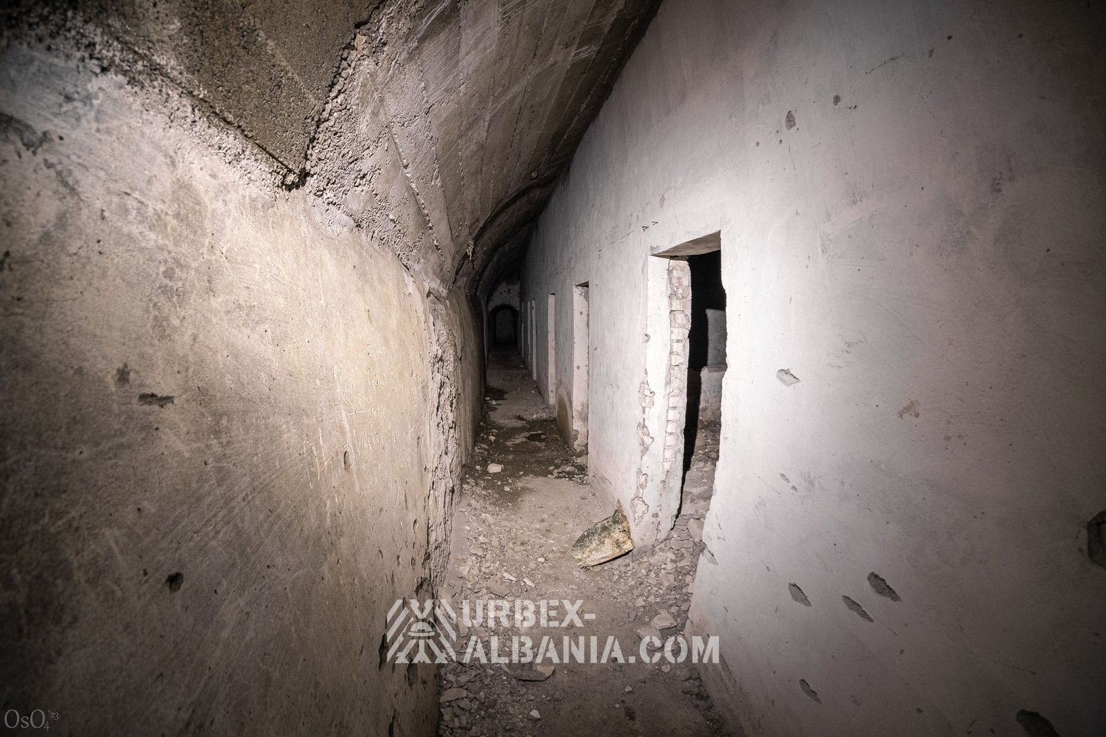 Bunkers d'Artillerie L-EA avec Tunnels