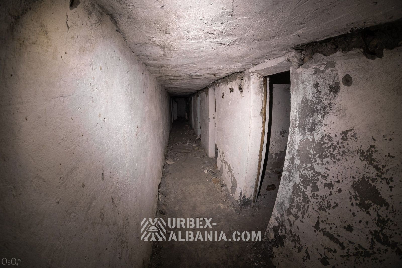 Bunkers d'Artillerie L-EA avec Tunnels