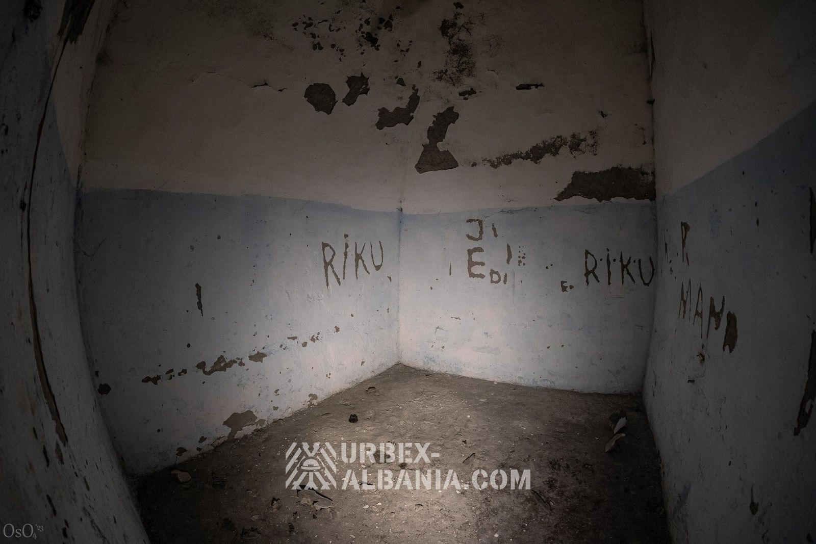 Bunkers d'Artillerie L-EA avec Tunnels