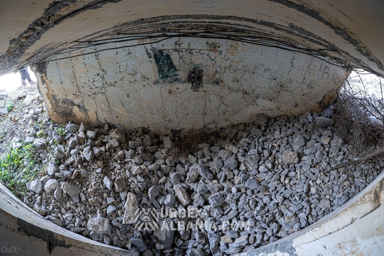Bunkers d'Artillerie L-EA avec Tunnels