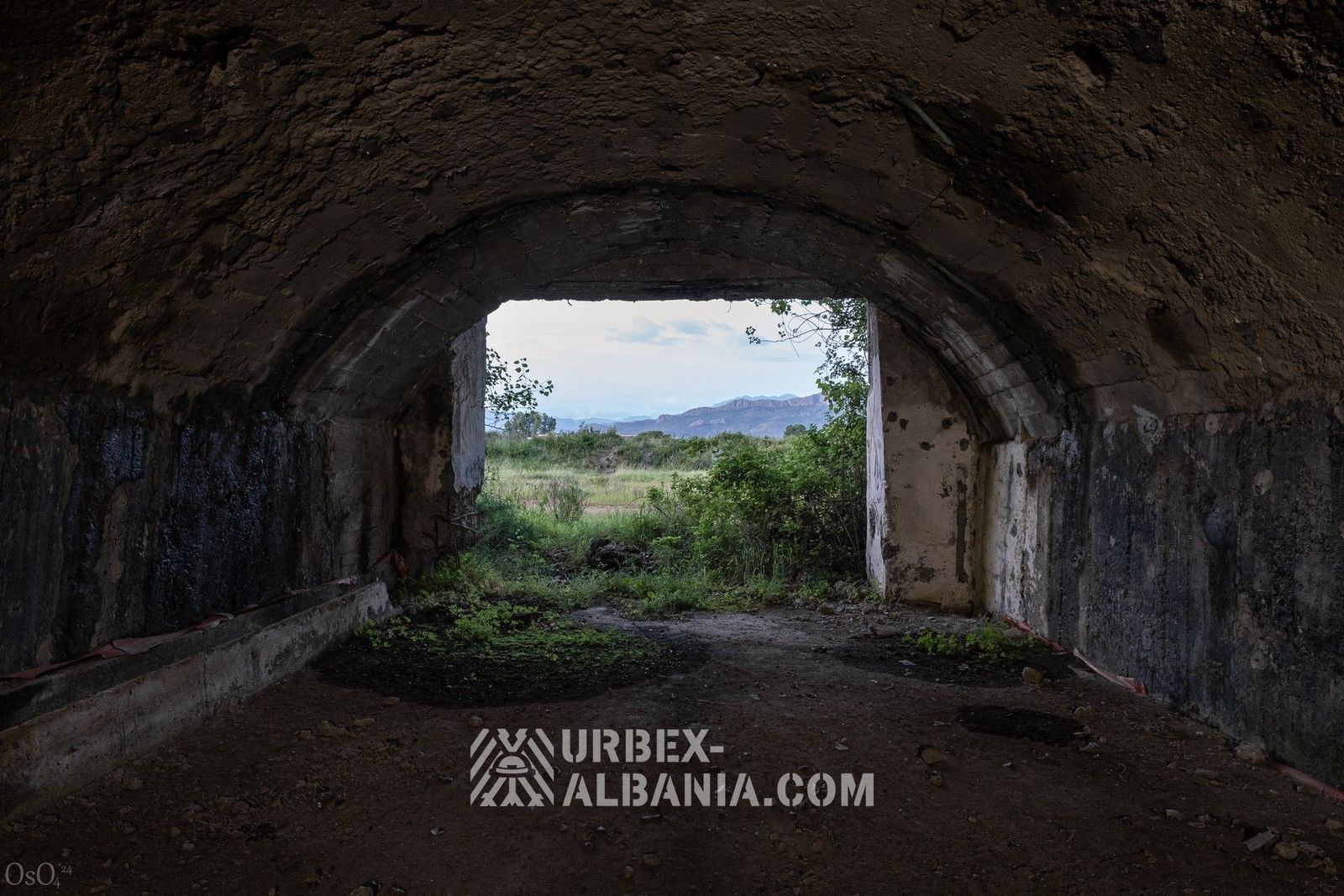 Base de tanques con garajes subterráneos SH