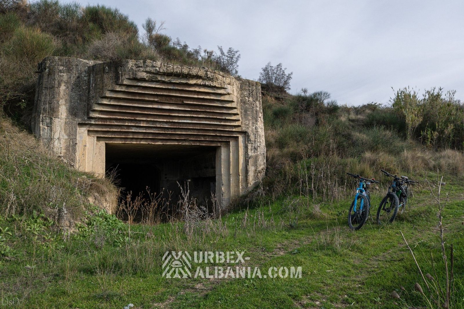 Artilleriebunker F-XD mit Tunneln