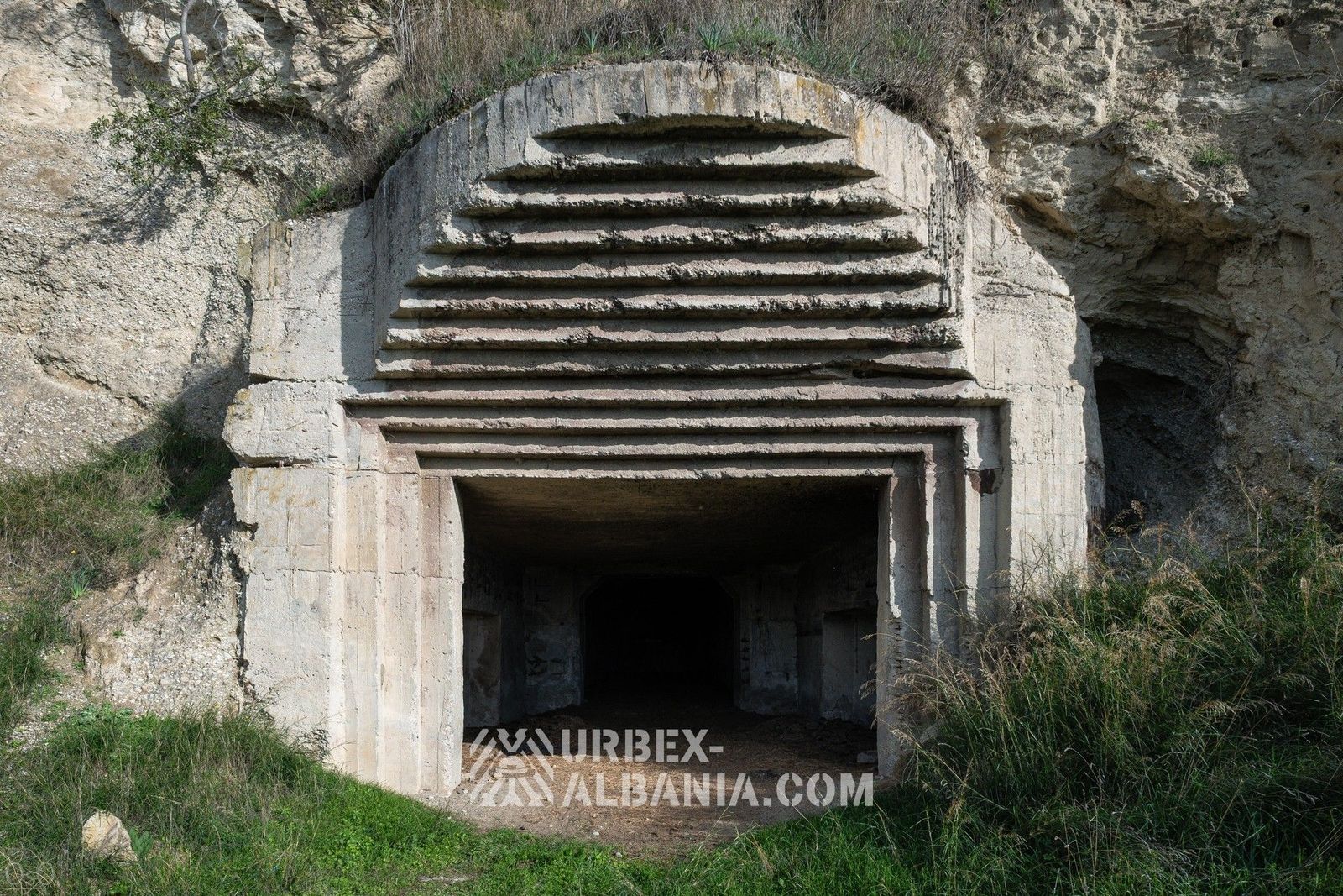 Artilleriebunker F-XD mit Tunneln