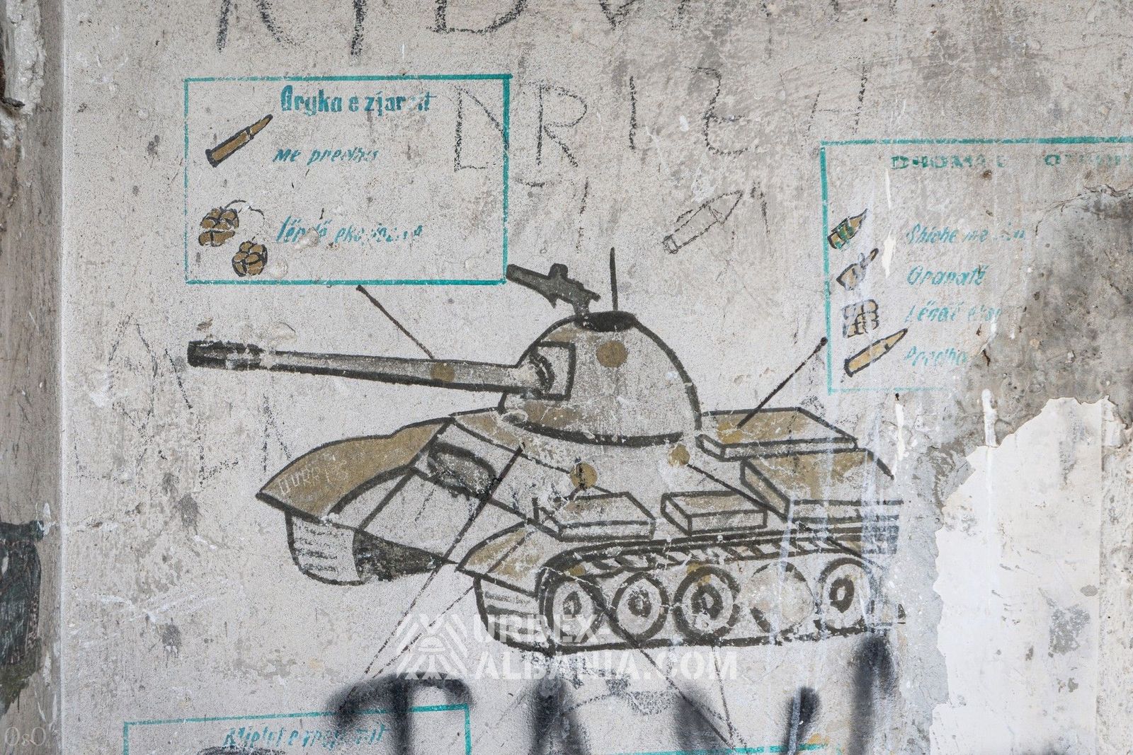 Artilleriebunker F-XD mit Tunneln