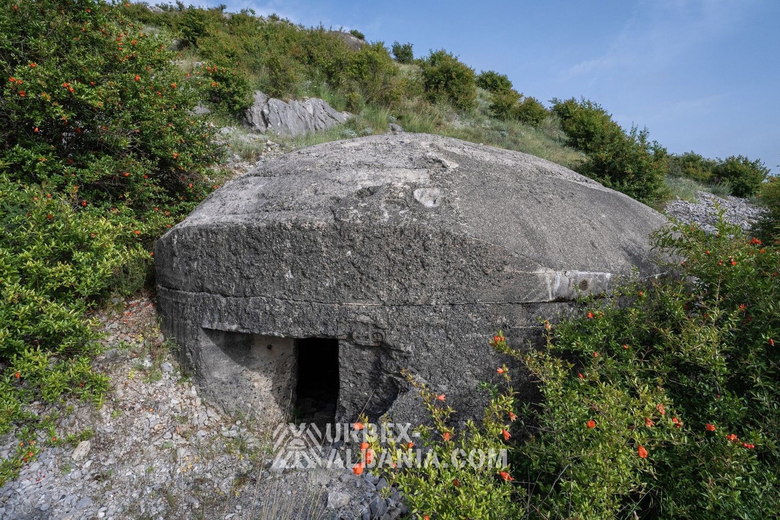 Artilleriebunker L-KG mit Befestigungsanlagen