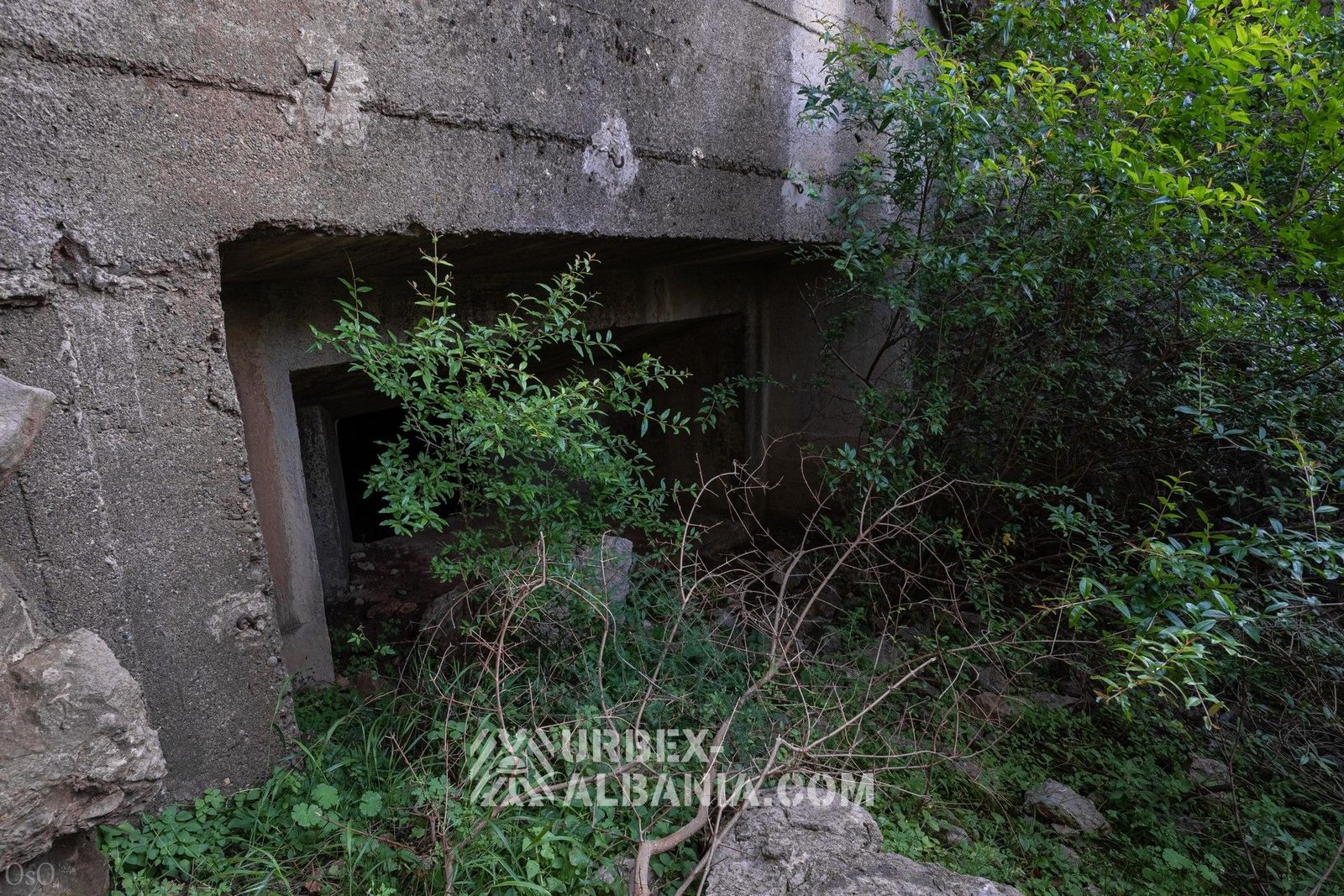 Artilleriebunker L-KG mit Befestigungsanlagen