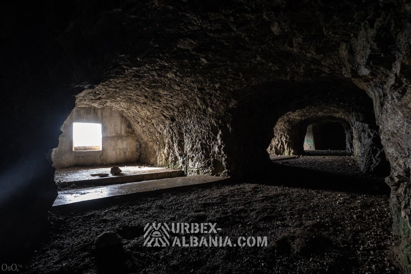 Artilleriebunker L-KG mit Befestigungsanlagen