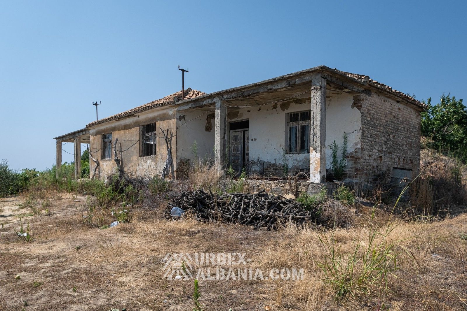Villaggio Abbandonato T-RJ