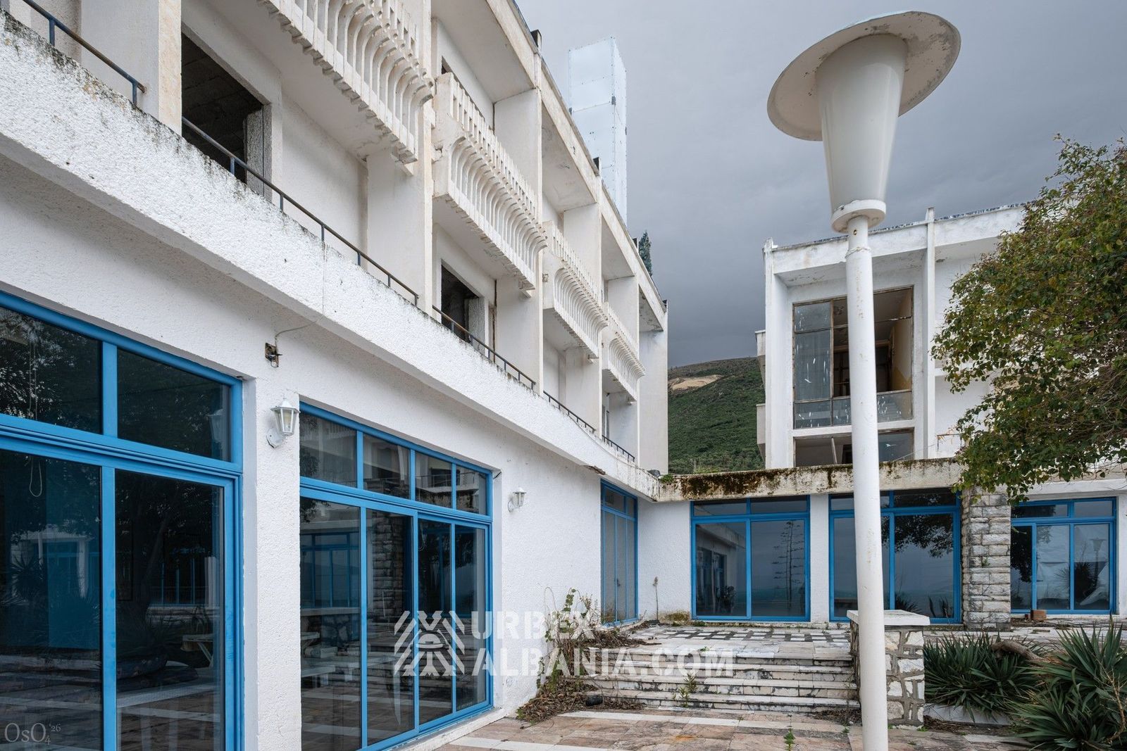City Hotel in Modernist Style V-N