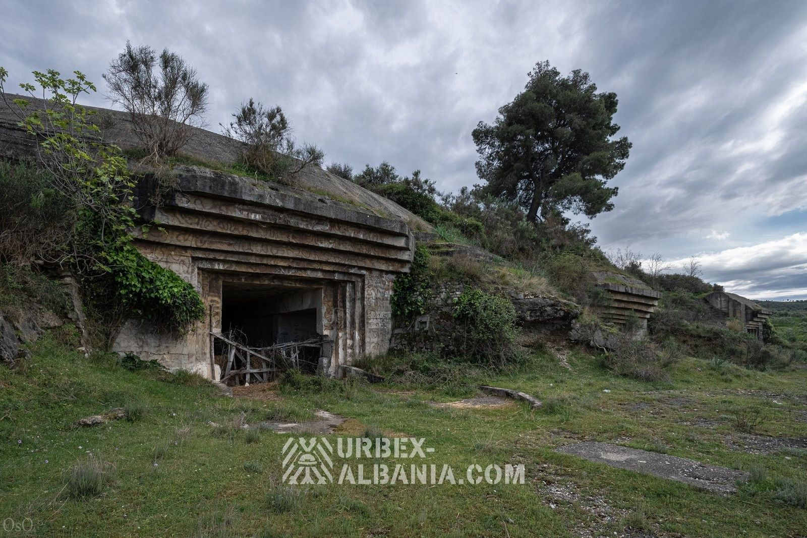 Bunkers d'Artillerie F-JZ avec Tunnels