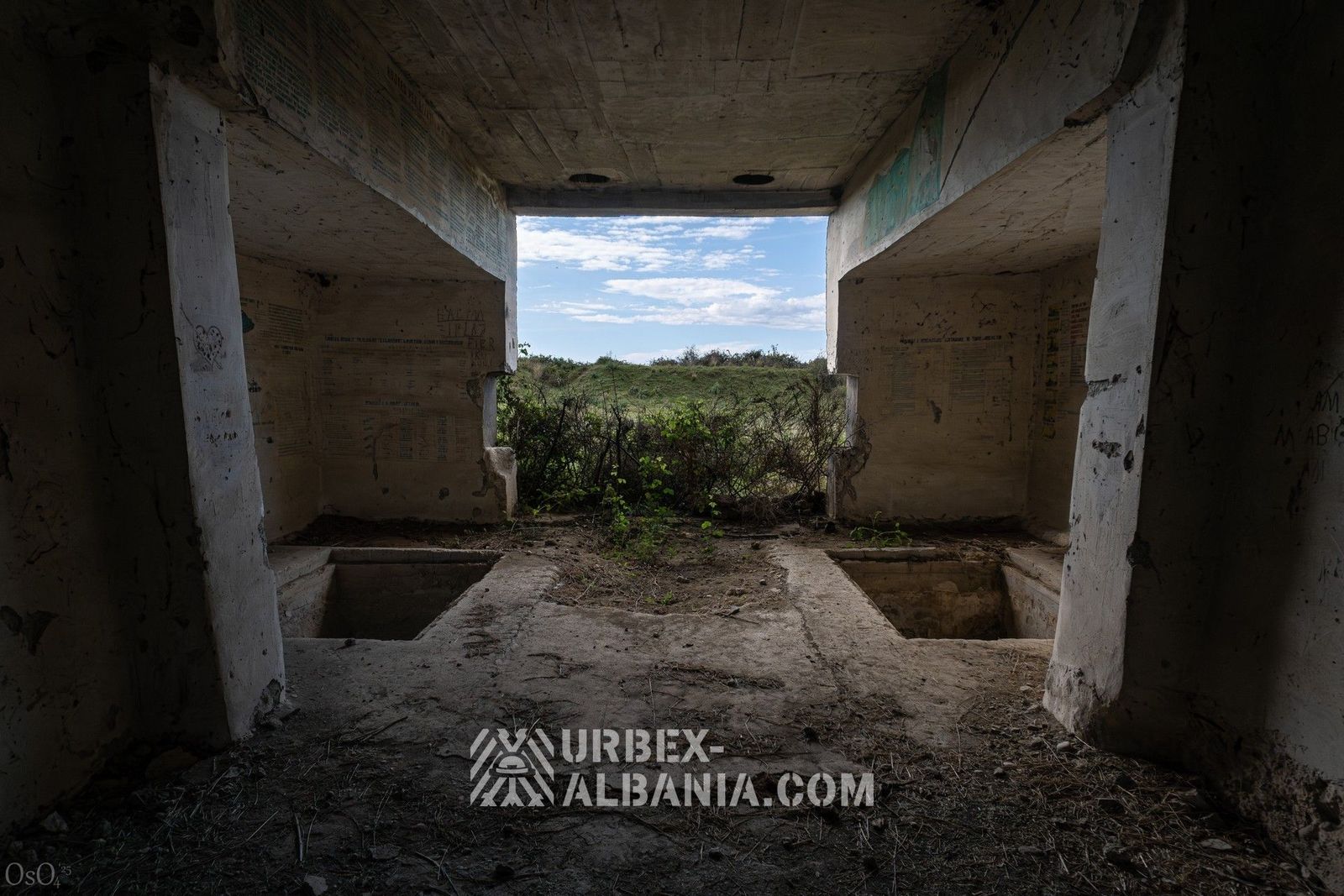 Bunkers d'Artillerie F-JZ avec Tunnels