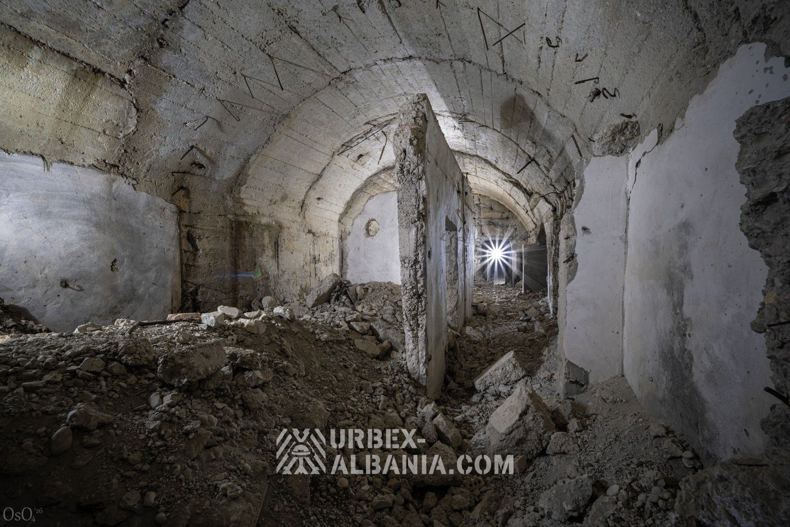 Bunkeri V-TA me shkallë të gjatë dhe bunker të vogël