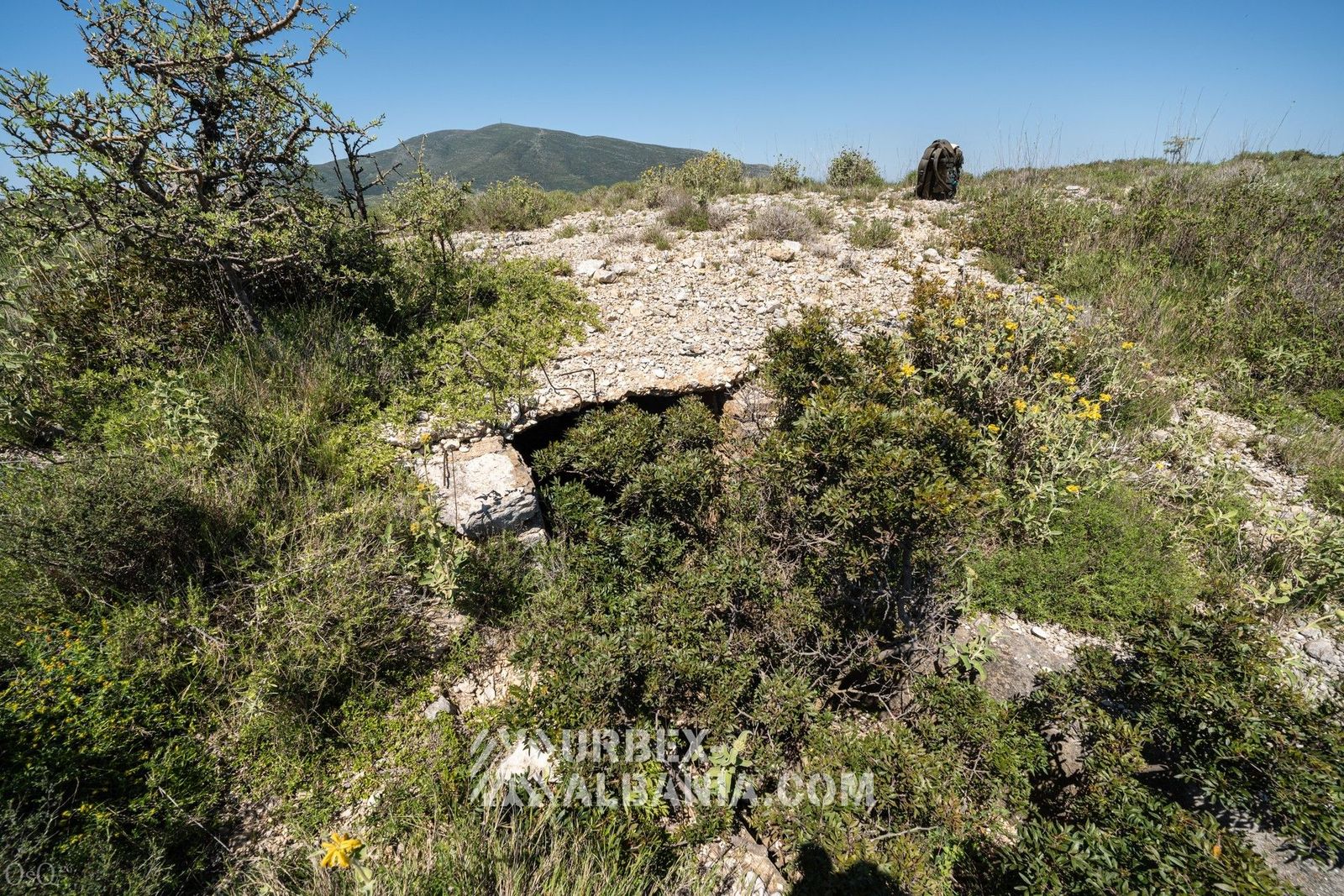 Posición de Defensa Aérea V-AC con un Búnker