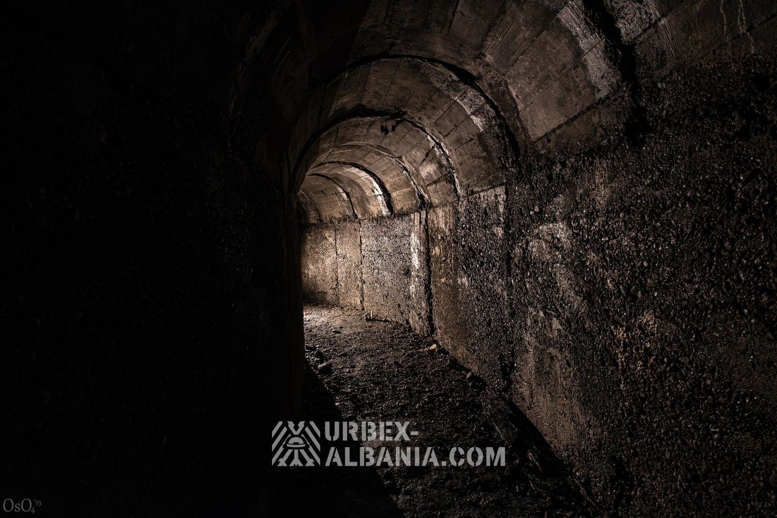 Abri antiaérien de type tunnel à Puka