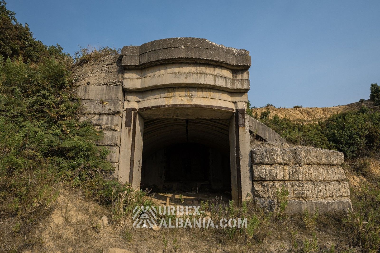 Bunkerët e Artilerisë T-LR përgjatë Kodrës