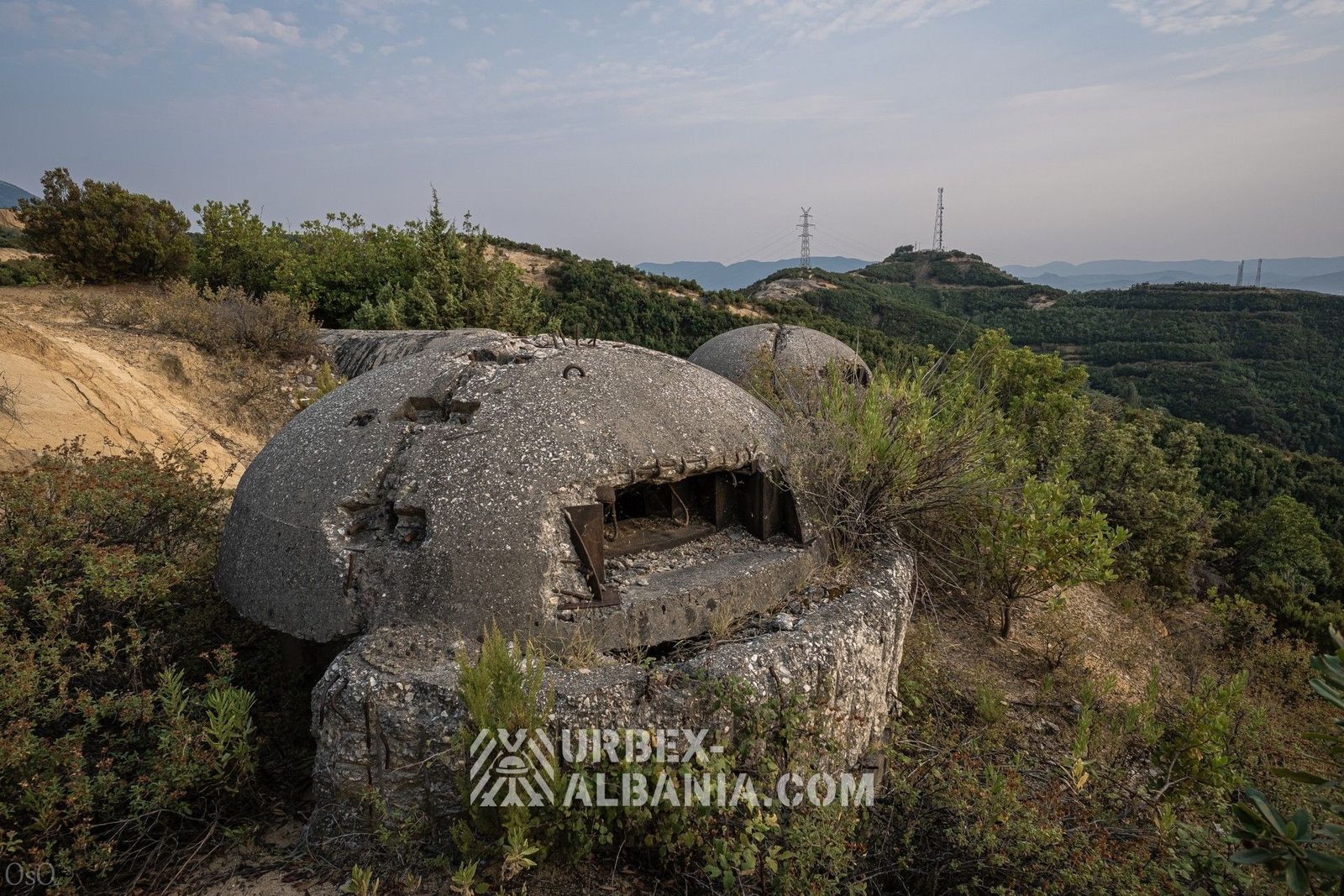 Bunkerët e Artilerisë T-LR përgjatë Kodrës
