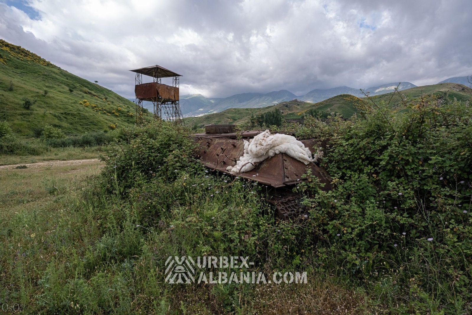 Baza e Tankeve me Garazhe Nëntokësore G