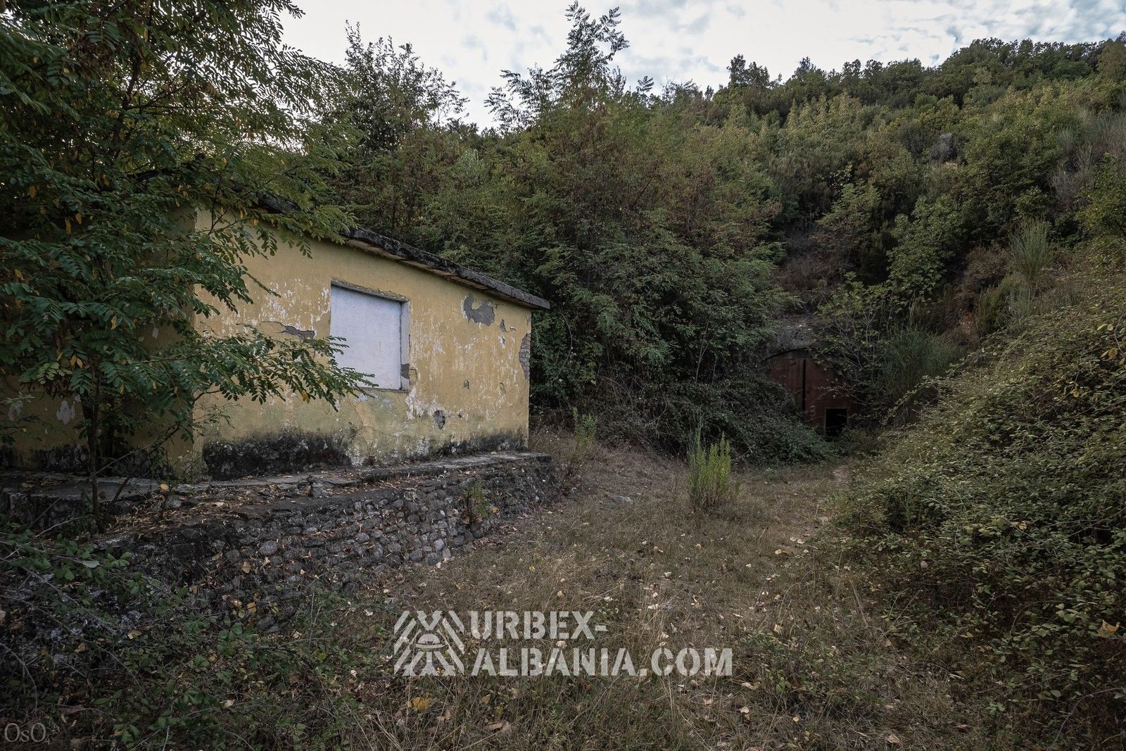 Tanková základna s podzemními garážemi Z