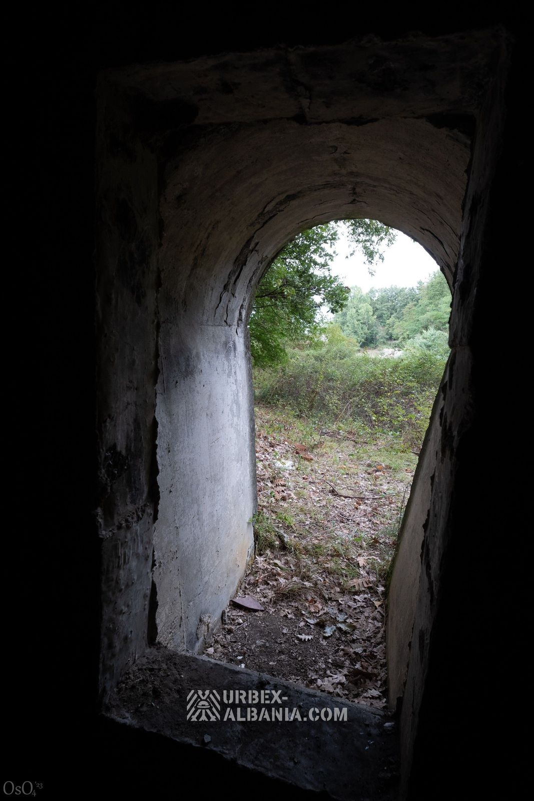 Ancienne Base Militaire avec Plusieurs Tunnels et Bunkers T-T